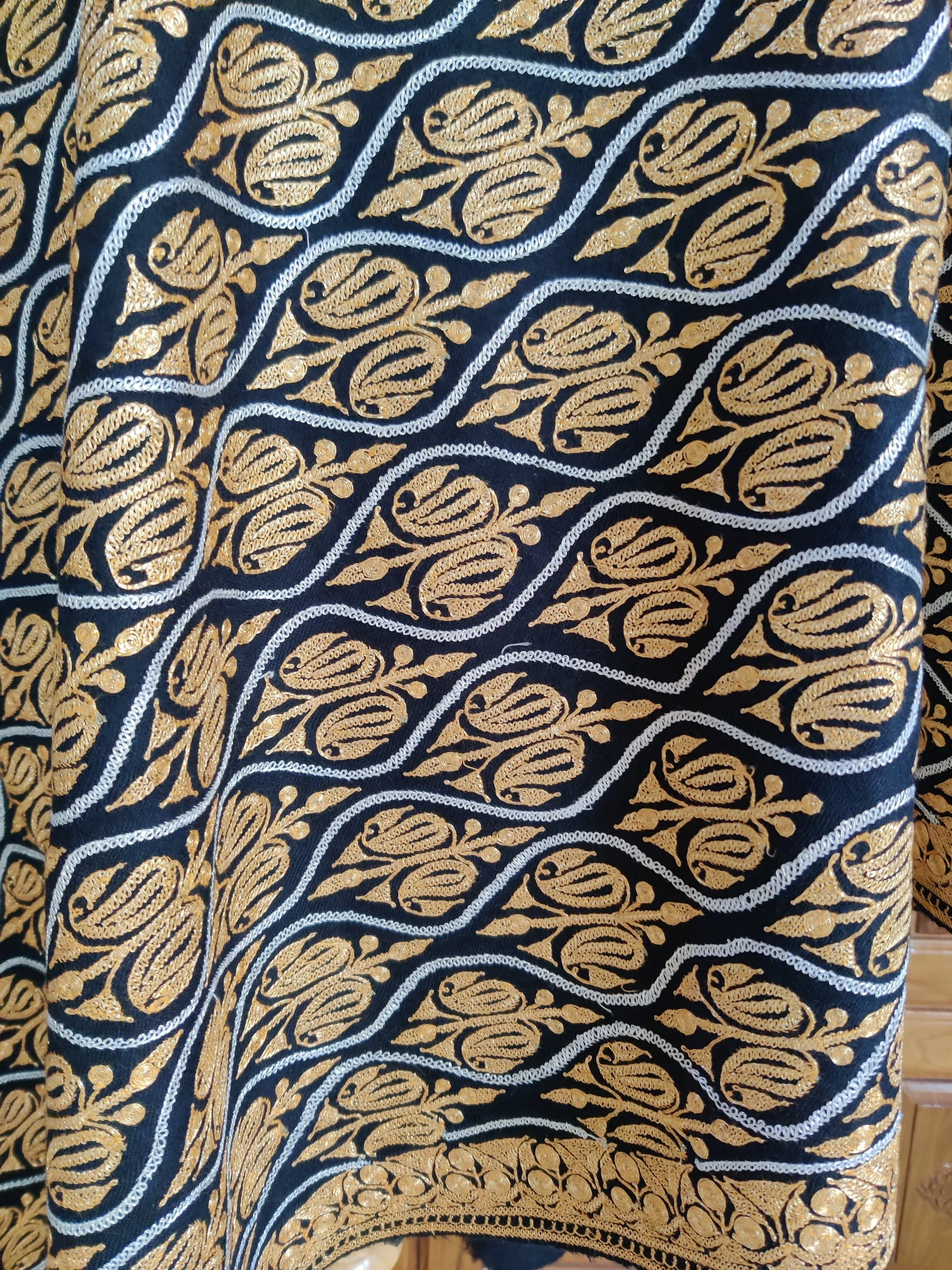 Nocturne Sheen Pure Pashmina Jamawar Shawl with Hand Tilla Embroidery   Sozni Embroidery