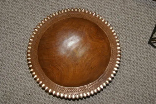 STUNNING ONE OF A KIND HAND CARVED ROSEWOOD MUSEUM MASTERPIECE SERVING PLATTER DISH BOWL WITH MOTHER OF PEARL INSERTS & DELICATE LACY BORDER RENOWNED SCULPTOR REMOTE TROBRIAND ISLANDS MELANESIA KULA RING COLLECTOR DESIGNER 2A45 13”X 4”